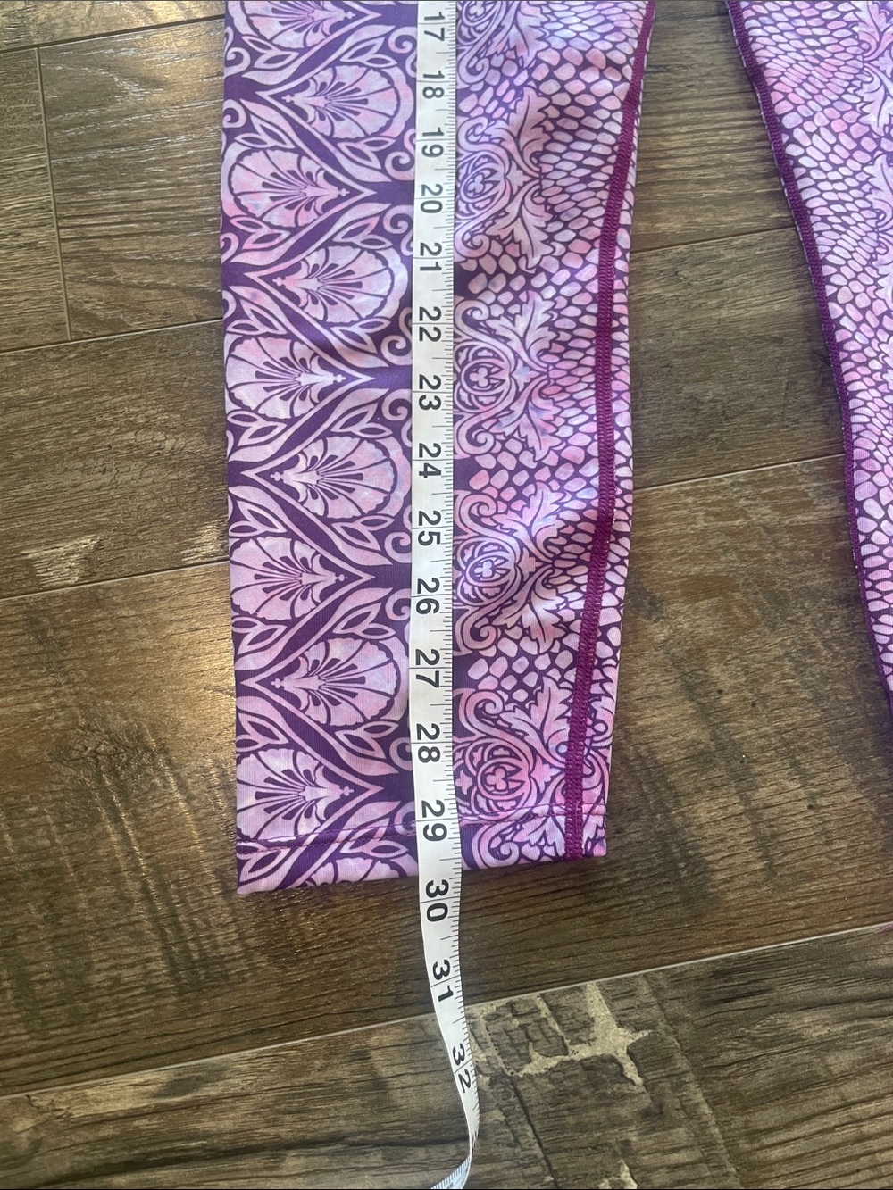 Prana Women’s Purple Capri Leggings with print Size Medium - Picture 7 of 7